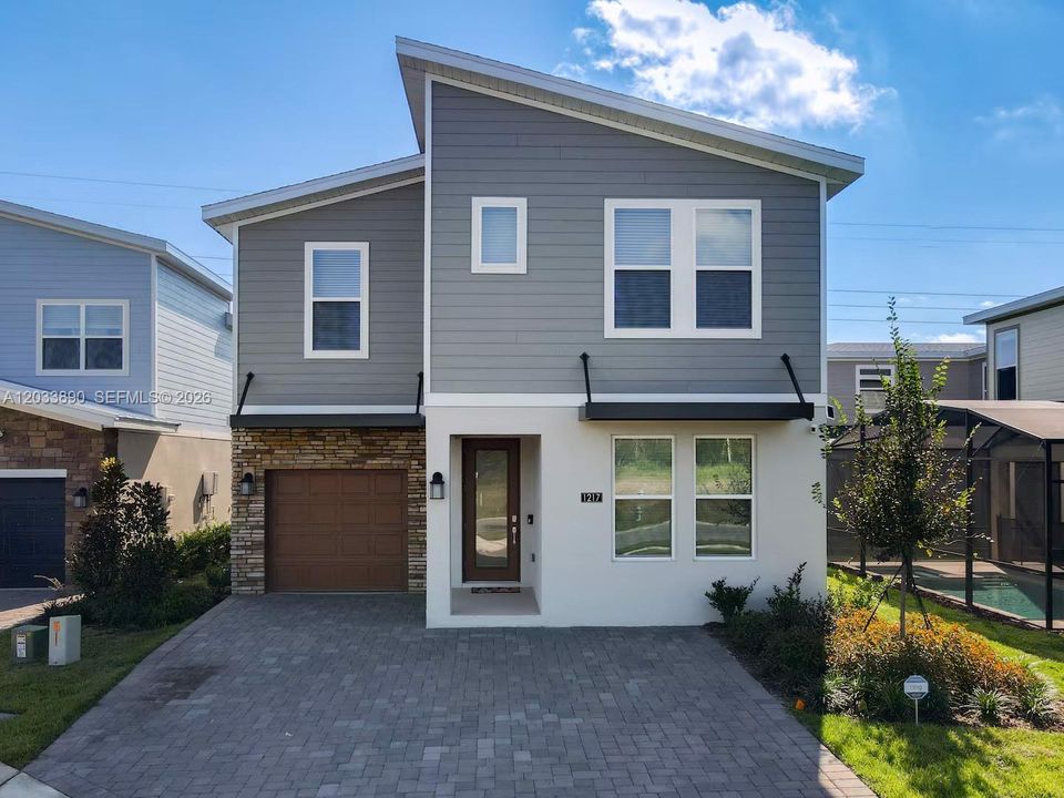 For Rent: $6,800 (6 beds, 5 baths, 3291 Square Feet)