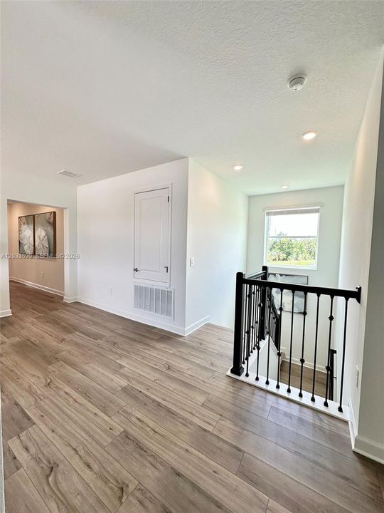For Rent: $6,800 (6 beds, 5 baths, 3291 Square Feet)