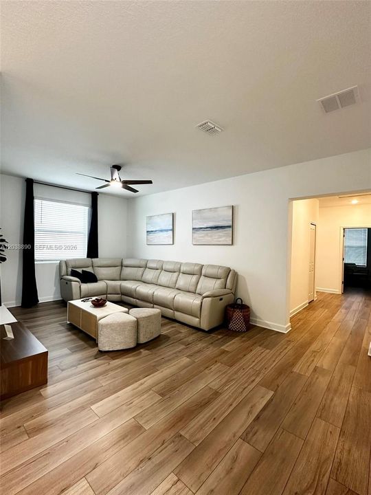 For Rent: $6,800 (6 beds, 5 baths, 3291 Square Feet)