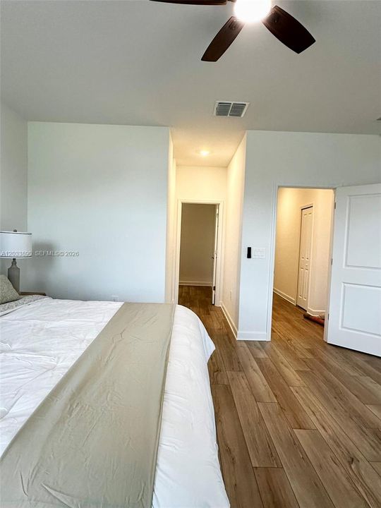 For Rent: $6,800 (6 beds, 5 baths, 3291 Square Feet)