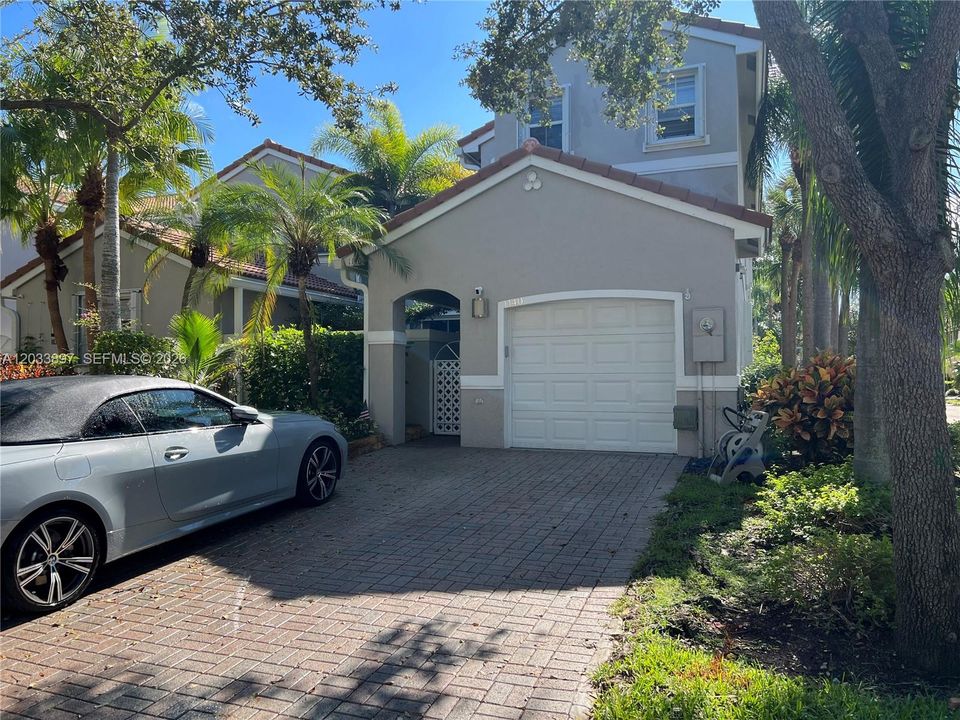 For Rent: $4,200 (3 beds, 2 baths, 1748 Square Feet)