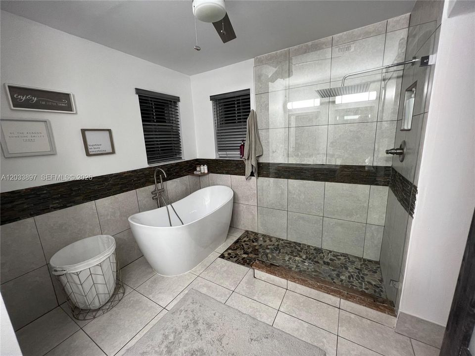 For Rent: $4,200 (3 beds, 2 baths, 1748 Square Feet)