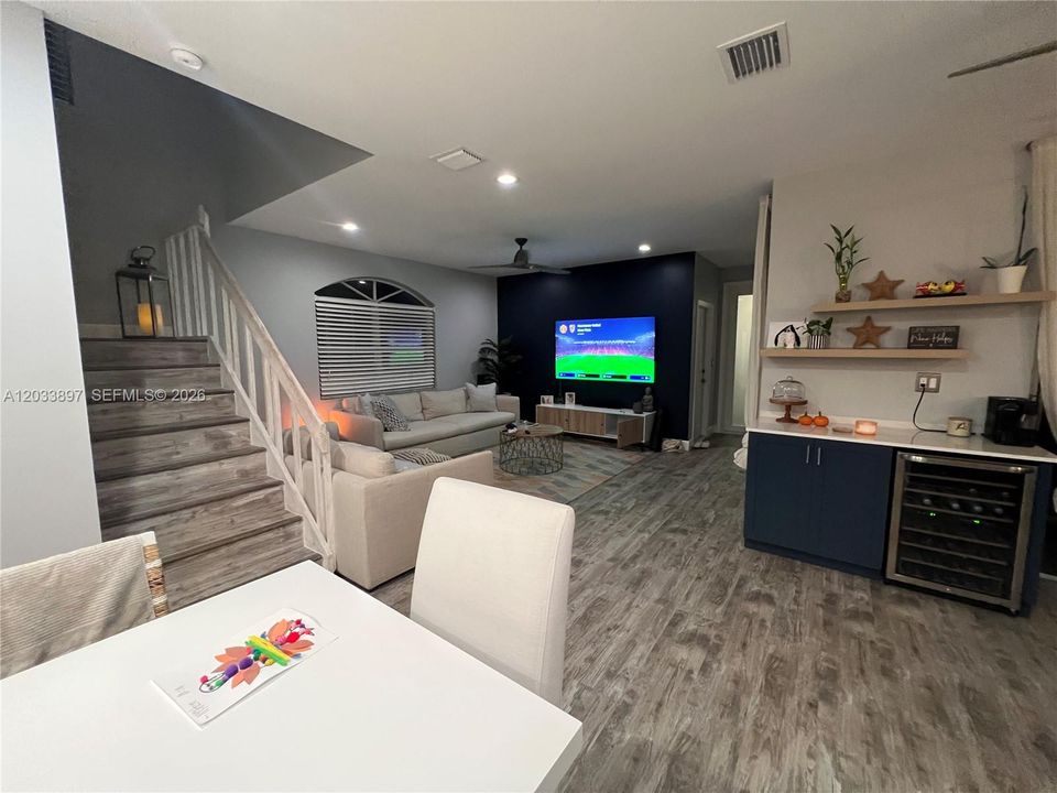 For Rent: $4,200 (3 beds, 2 baths, 1748 Square Feet)