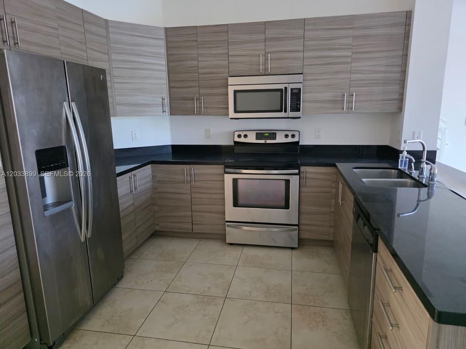 For Rent: $2,950 (3 beds, 2 baths, 1500 Square Feet)