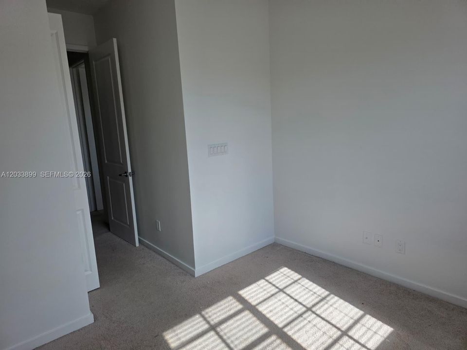For Rent: $2,950 (3 beds, 2 baths, 1500 Square Feet)