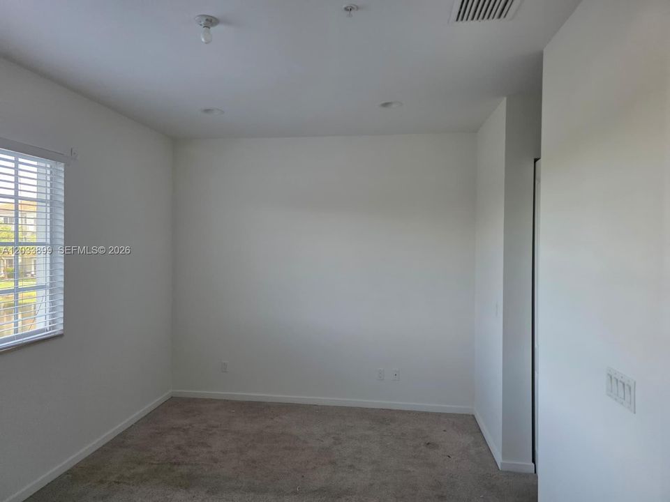 For Rent: $2,950 (3 beds, 2 baths, 1500 Square Feet)