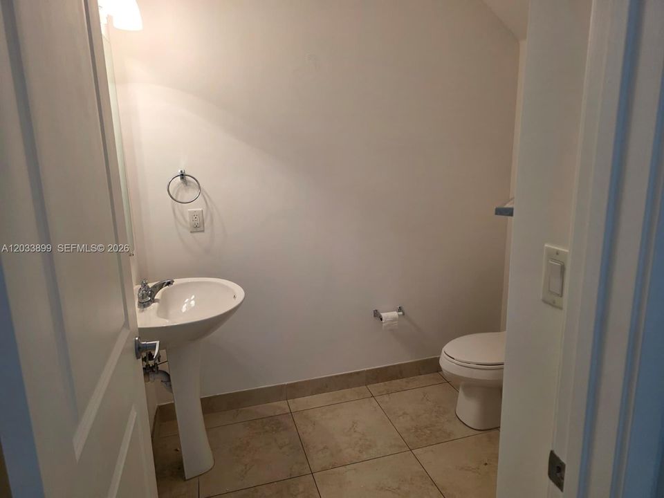 For Rent: $2,950 (3 beds, 2 baths, 1500 Square Feet)
