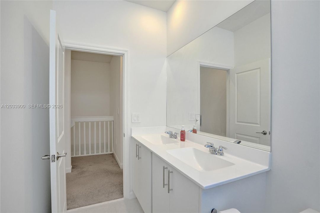 For Sale: $550,000 (4 beds, 3 baths, 1892 Square Feet)