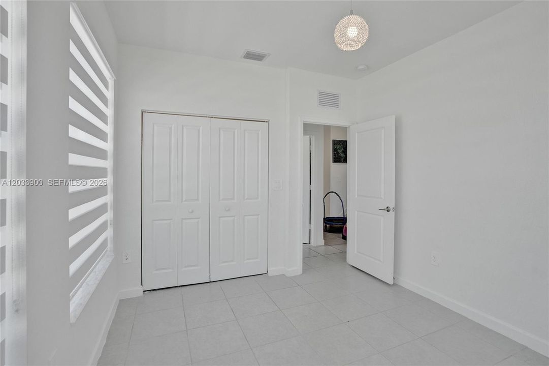 For Sale: $550,000 (4 beds, 3 baths, 1892 Square Feet)