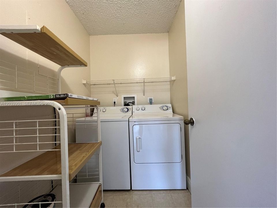В аренду: $2,150 (3 спален, 2 ванн, 1170 Квадратных фут)