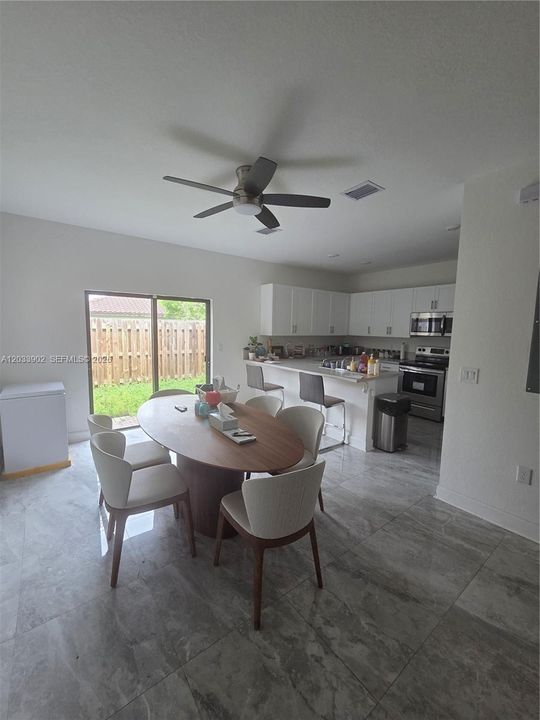 For Sale: $489,999 (3 beds, 3 baths, 1662 Square Feet)