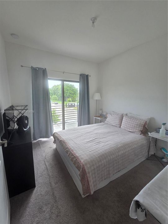 For Sale: $489,999 (3 beds, 3 baths, 1662 Square Feet)