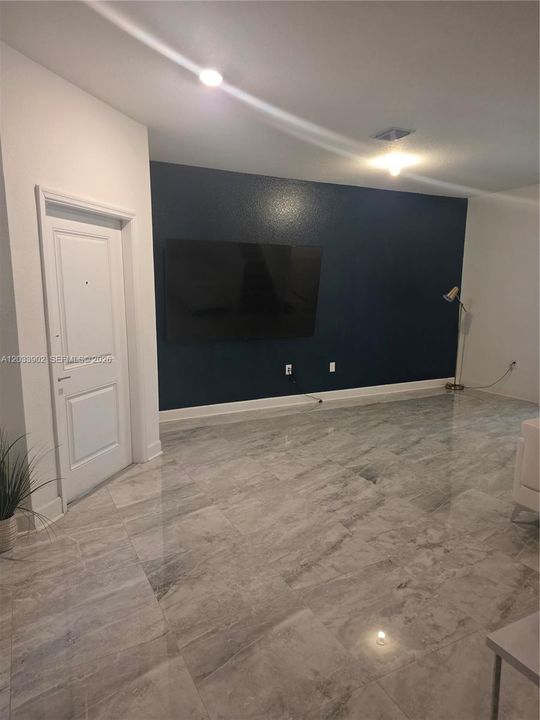 For Sale: $489,999 (3 beds, 3 baths, 1662 Square Feet)