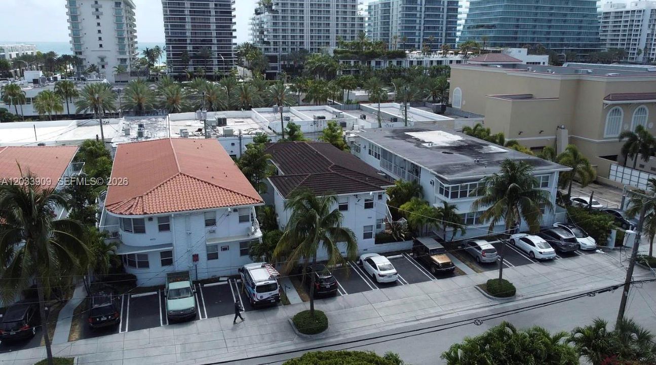 For Rent: $2,200 (1 beds, 1 baths, 700 Square Feet)