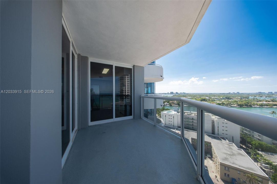 For Rent: $6,950 (2 beds, 2 baths, 1250 Square Feet)