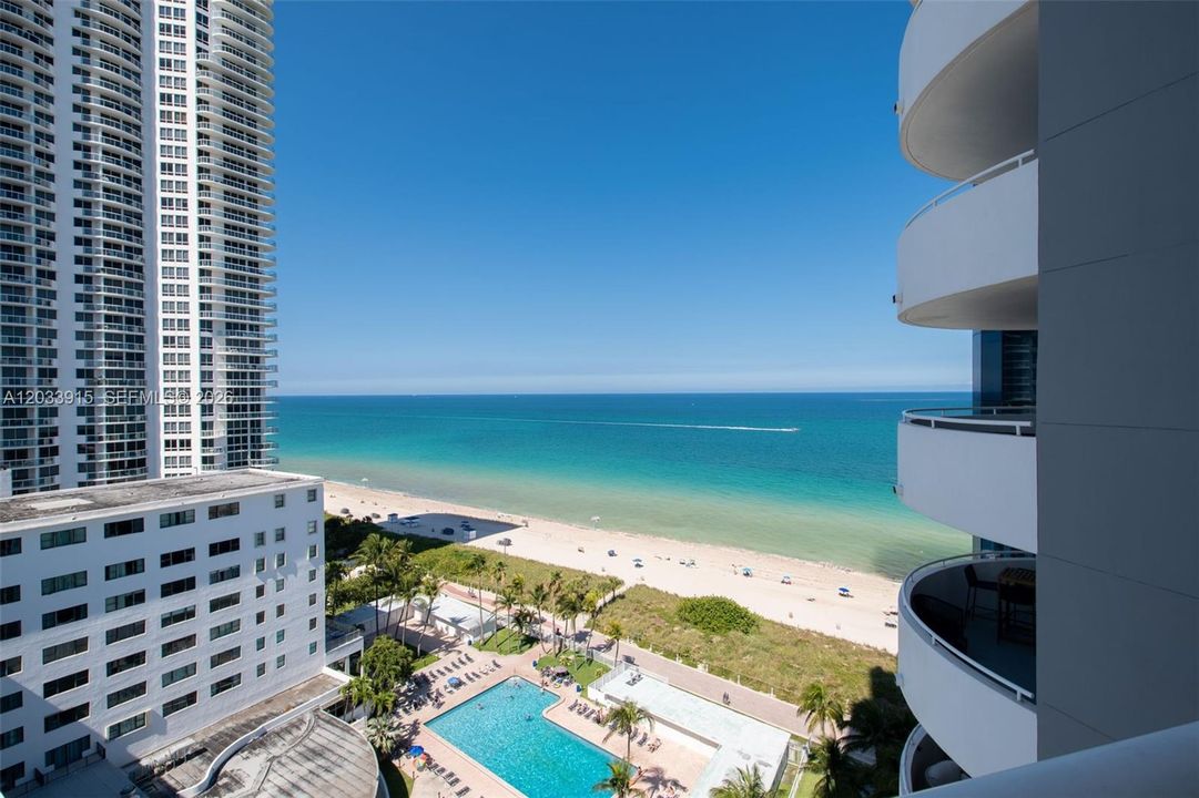 For Rent: $6,950 (2 beds, 2 baths, 1250 Square Feet)