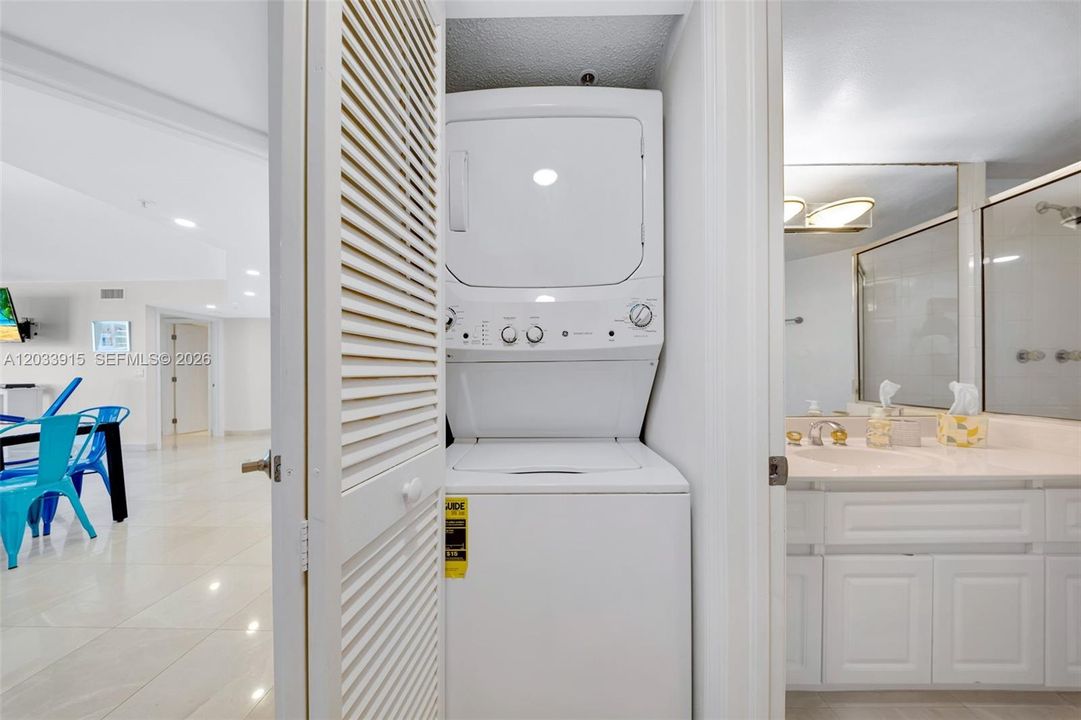 For Rent: $6,950 (2 beds, 2 baths, 1250 Square Feet)