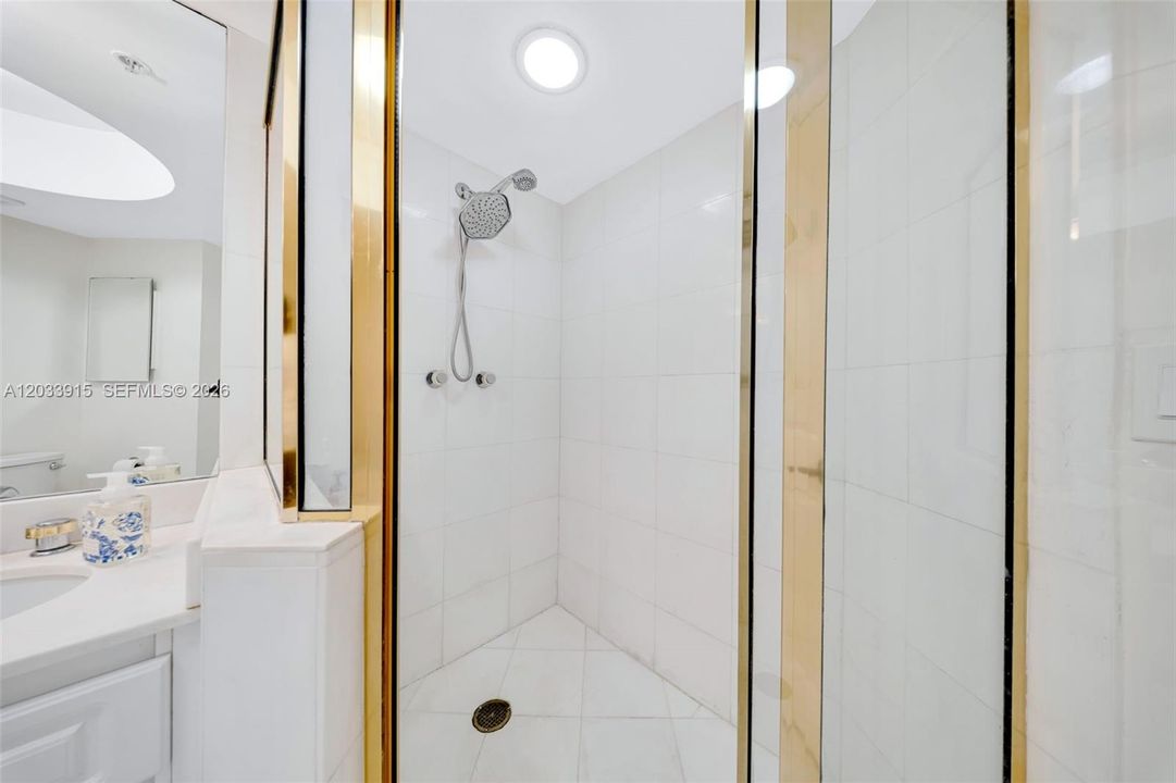 For Rent: $6,950 (2 beds, 2 baths, 1250 Square Feet)