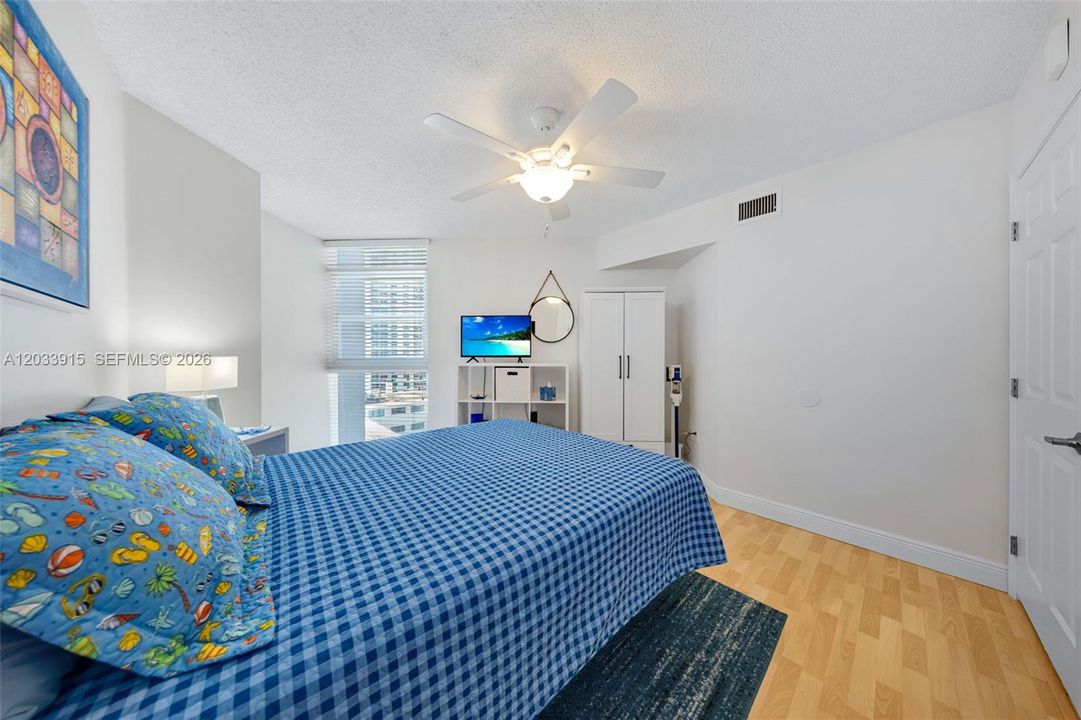 For Rent: $6,950 (2 beds, 2 baths, 1250 Square Feet)