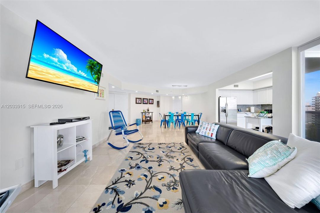 For Rent: $6,950 (2 beds, 2 baths, 1250 Square Feet)