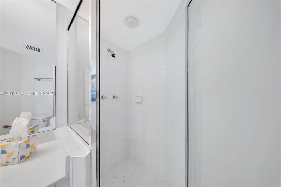For Rent: $6,950 (2 beds, 2 baths, 1250 Square Feet)