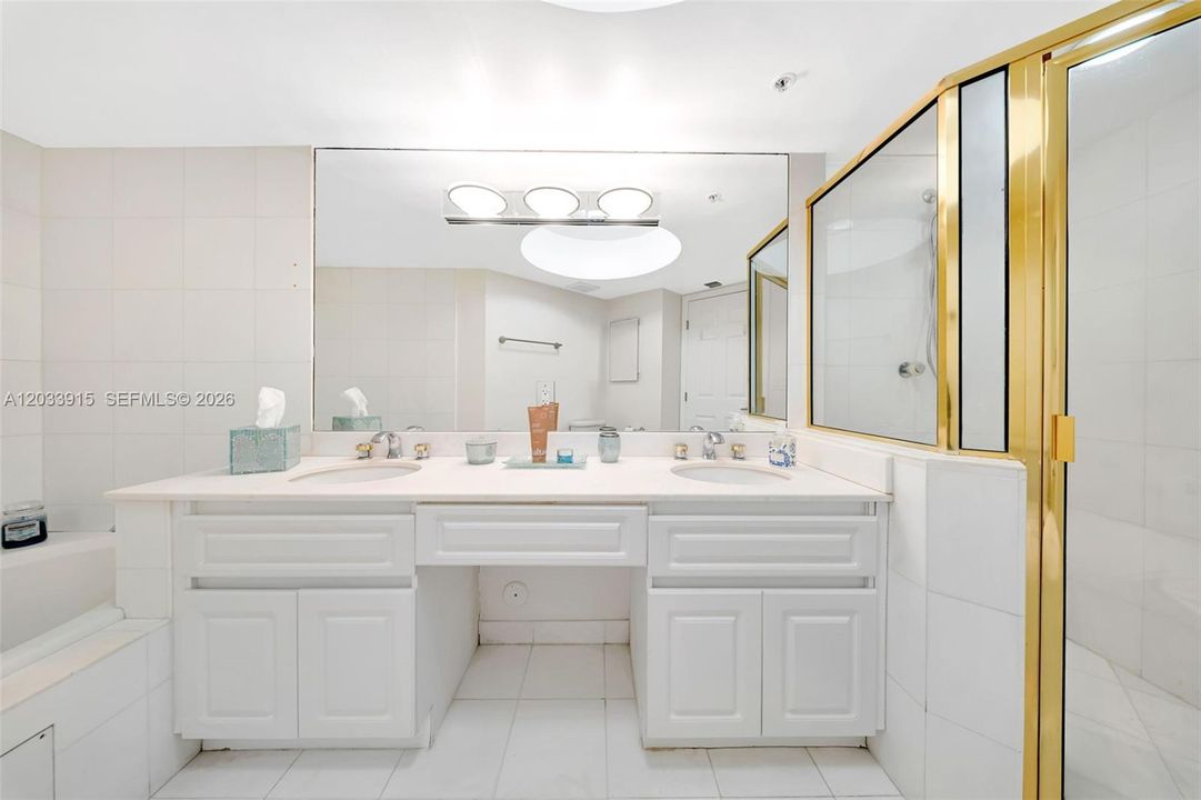 For Rent: $6,950 (2 beds, 2 baths, 1250 Square Feet)