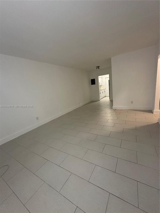 В аренду: $2,200 (1 спален, 1 ванн, 700 Квадратных фут)