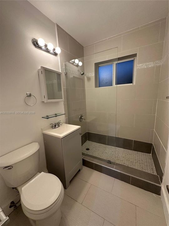 В аренду: $2,200 (1 спален, 1 ванн, 700 Квадратных фут)