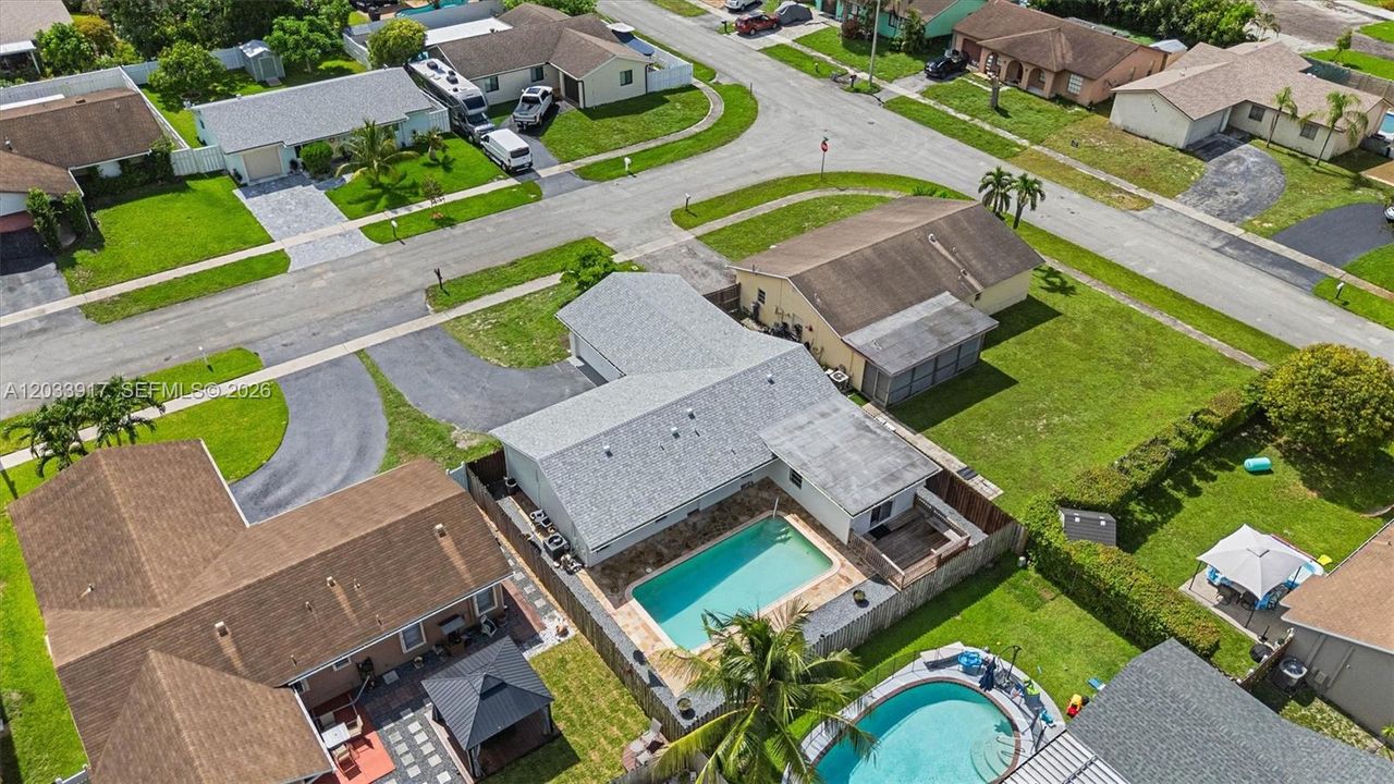 На продажу: $559,900 (3 спален, 2 ванн, 1547 Квадратных фут)