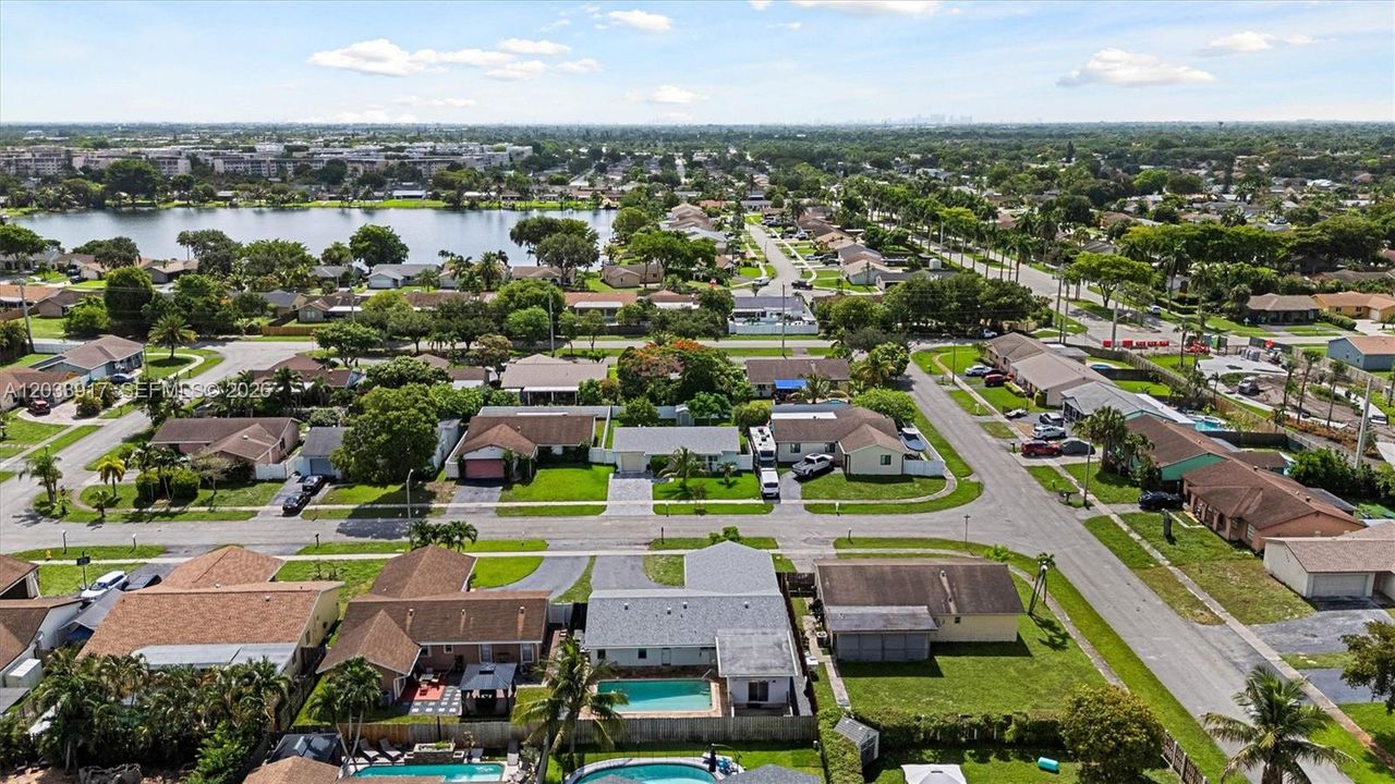 На продажу: $559,900 (3 спален, 2 ванн, 1547 Квадратных фут)