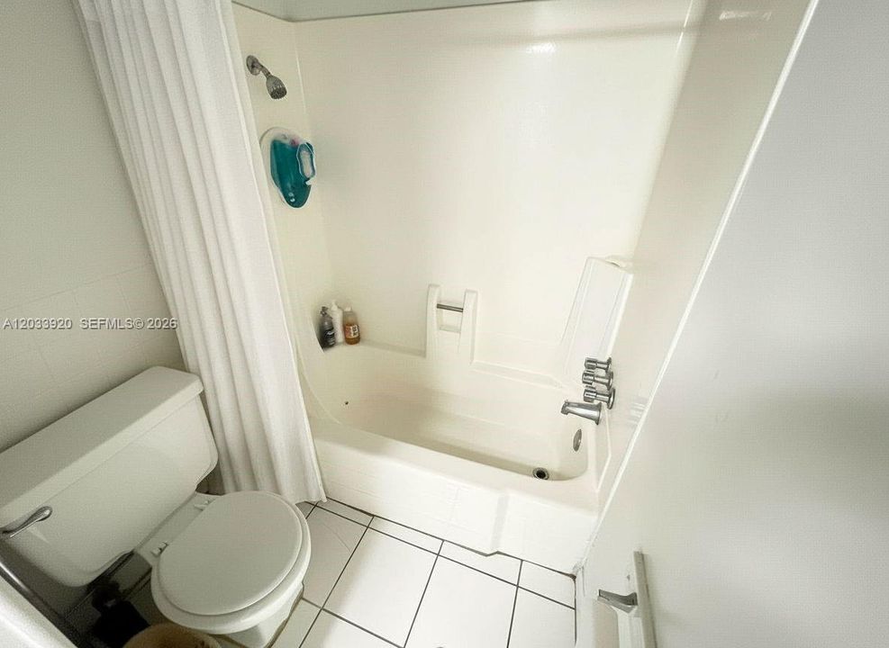 For Sale: $125,000 (1 beds, 1 baths, 735 Square Feet)