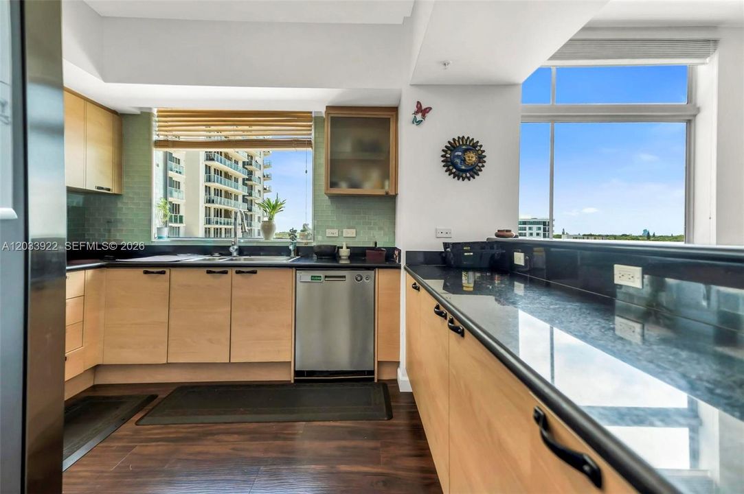 For Sale: $360,000 (3 beds, 2 baths, 1522 Square Feet)