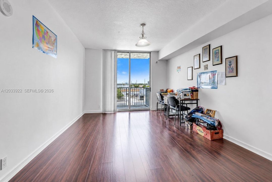 For Sale: $360,000 (3 beds, 2 baths, 1522 Square Feet)