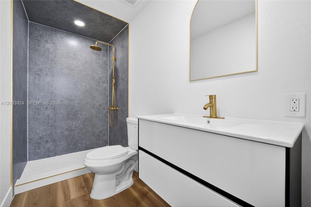 En Venta: $750,000 (6 camas, 4 baños, 2193 Pies cuadrados)