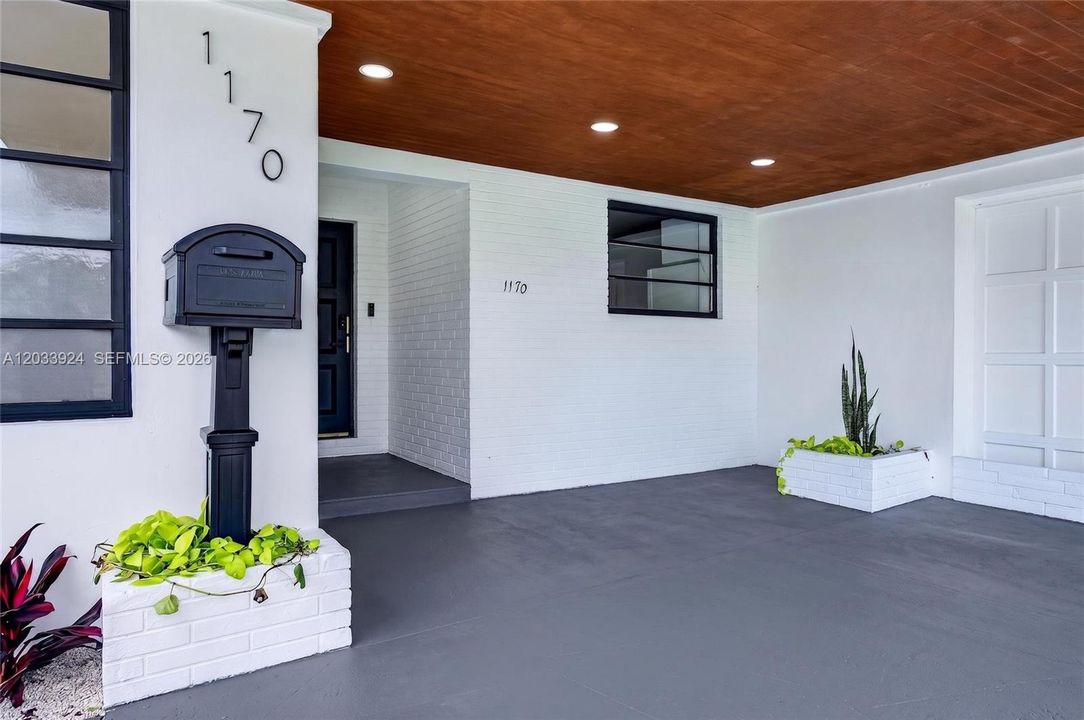 En Venta: $750,000 (6 camas, 4 baños, 2193 Pies cuadrados)
