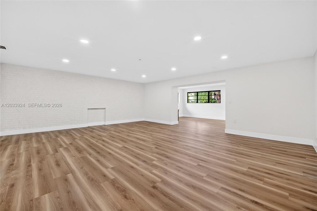 En Venta: $750,000 (6 camas, 4 baños, 2193 Pies cuadrados)