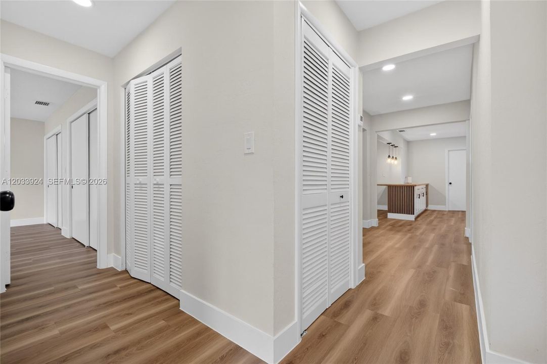 En Venta: $750,000 (6 camas, 4 baños, 2193 Pies cuadrados)