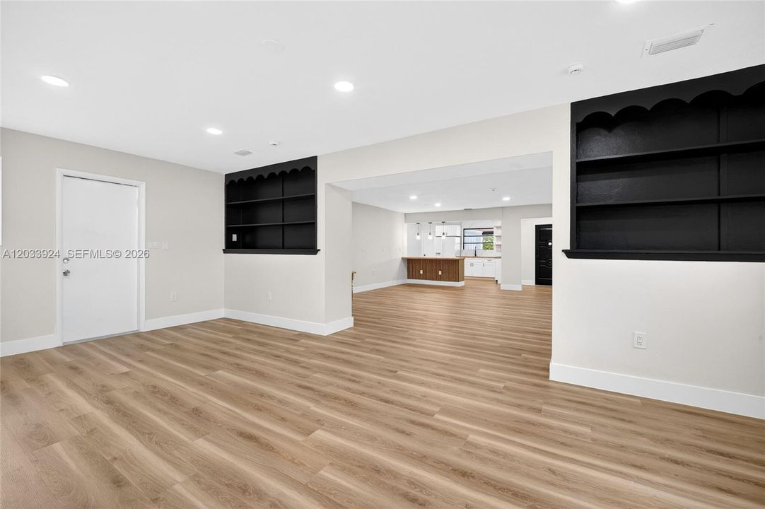 En Venta: $750,000 (6 camas, 4 baños, 2193 Pies cuadrados)