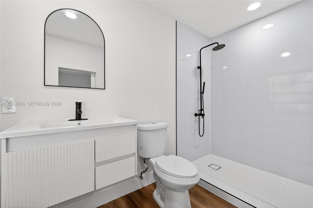 En Venta: $750,000 (6 camas, 4 baños, 2193 Pies cuadrados)