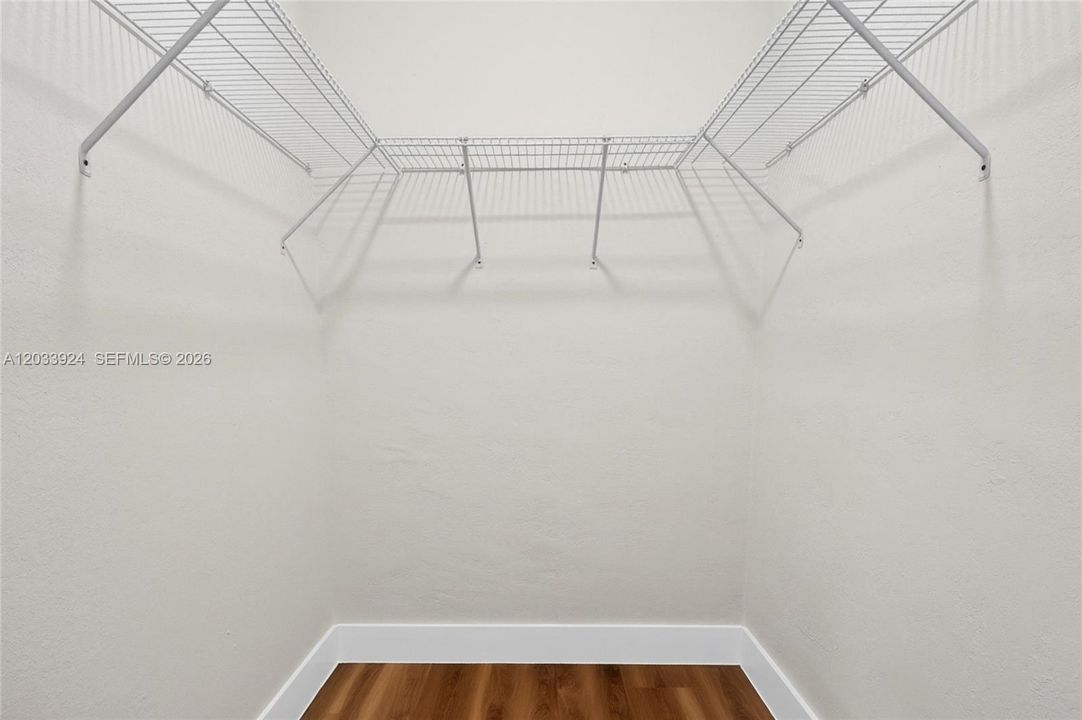 En Venta: $750,000 (6 camas, 4 baños, 2193 Pies cuadrados)
