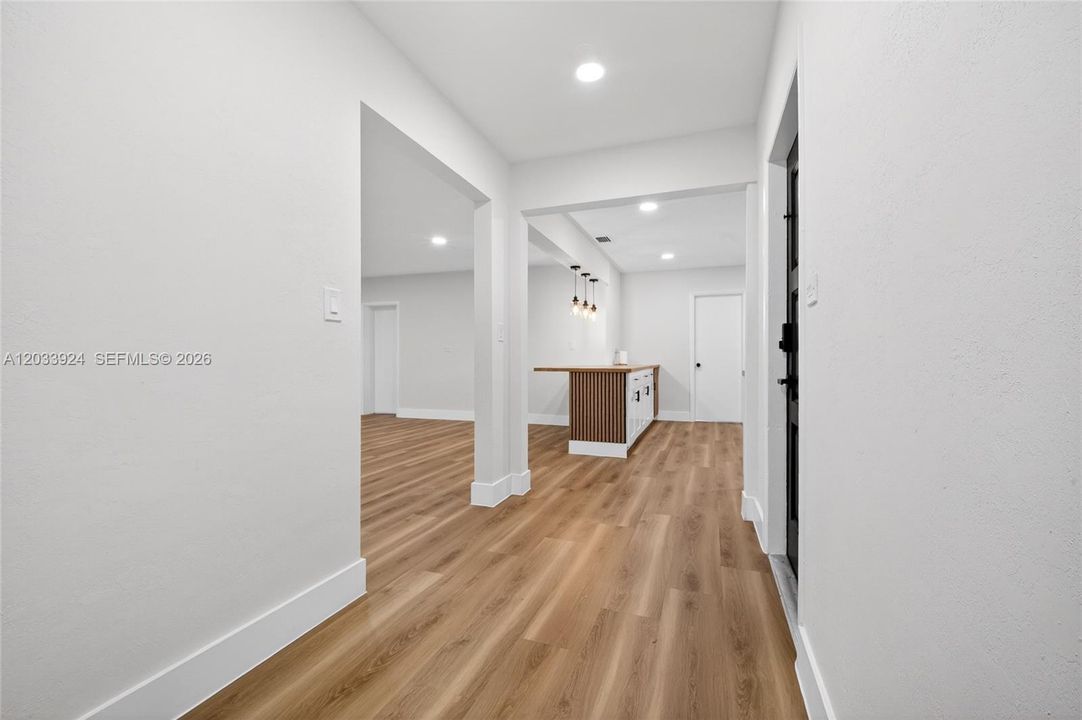 En Venta: $750,000 (6 camas, 4 baños, 2193 Pies cuadrados)