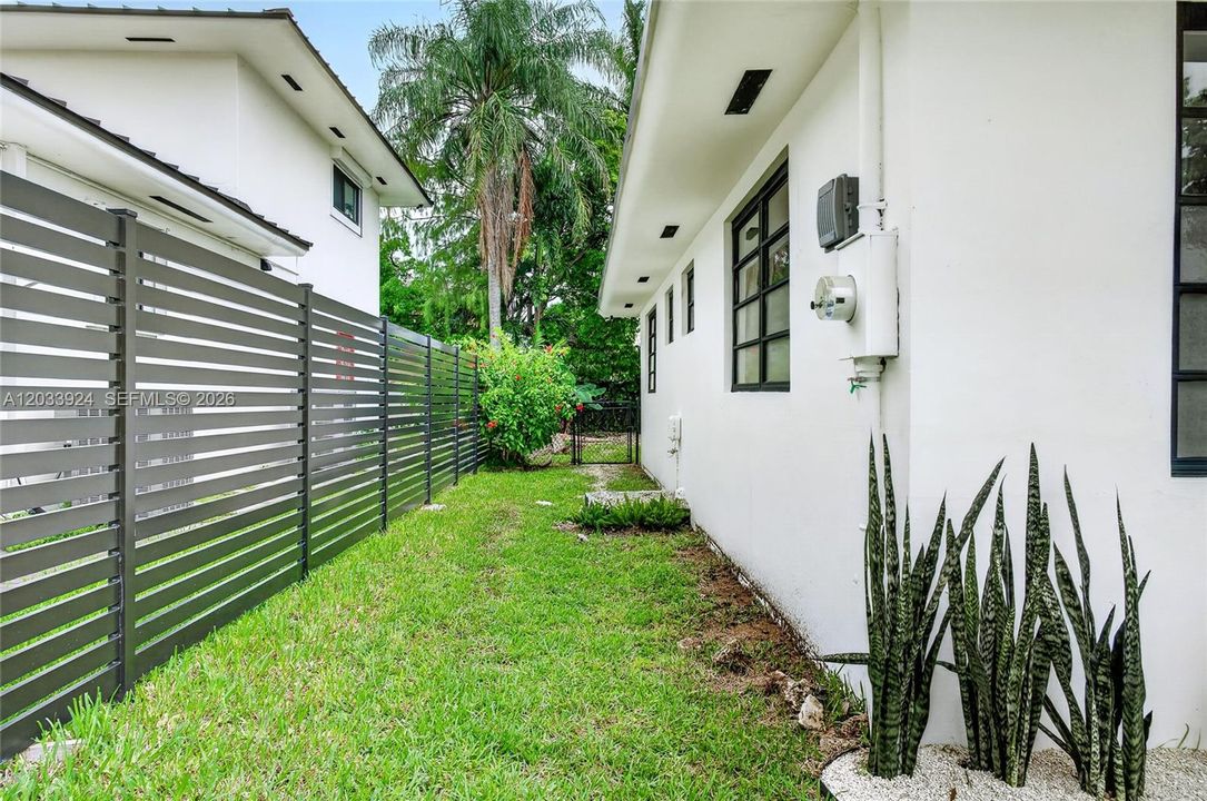En Venta: $750,000 (6 camas, 4 baños, 2193 Pies cuadrados)