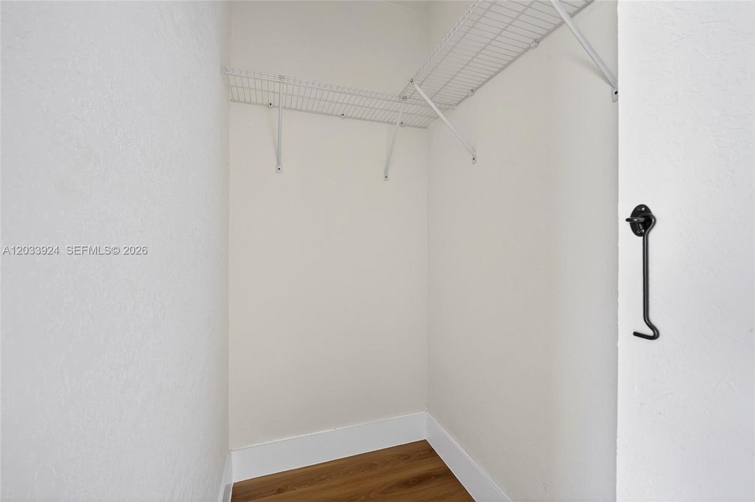 En Venta: $750,000 (6 camas, 4 baños, 2193 Pies cuadrados)
