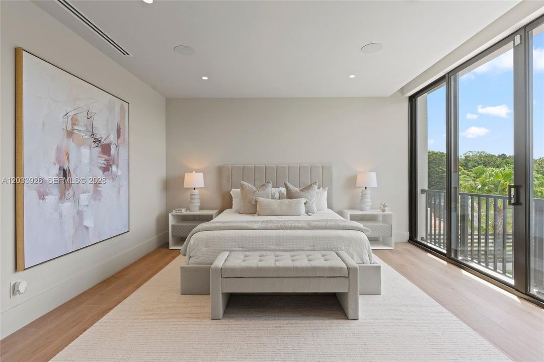 For Sale: $4,250,000 (5 beds, 6 baths, 3904 Square Feet)