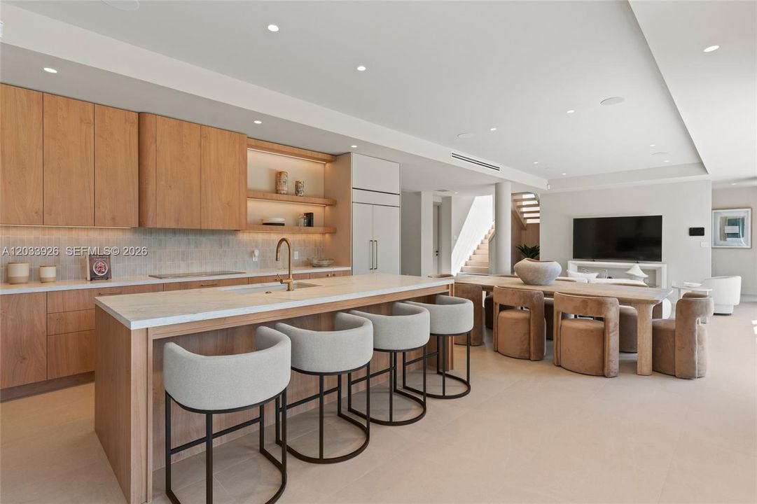 For Sale: $4,250,000 (5 beds, 6 baths, 3904 Square Feet)
