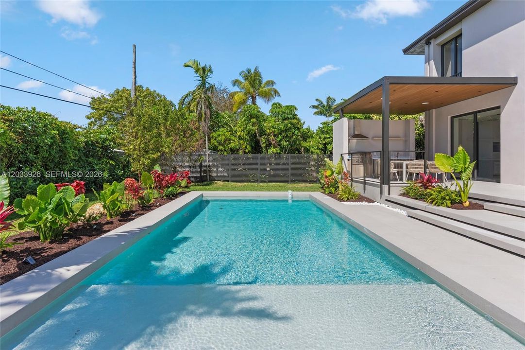 For Sale: $4,250,000 (5 beds, 6 baths, 3904 Square Feet)