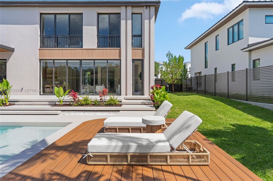 For Sale: $4,250,000 (5 beds, 6 baths, 3904 Square Feet)