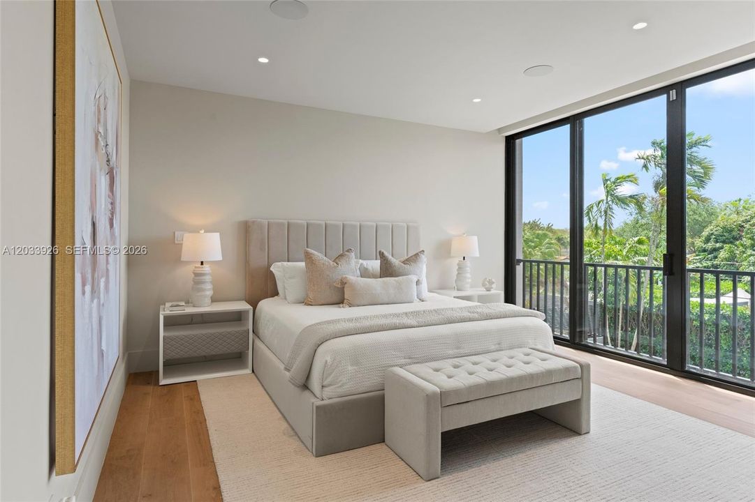 For Sale: $4,250,000 (5 beds, 6 baths, 3904 Square Feet)