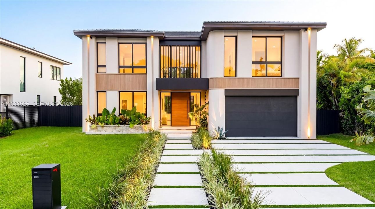 For Sale: $4,250,000 (5 beds, 6 baths, 3904 Square Feet)
