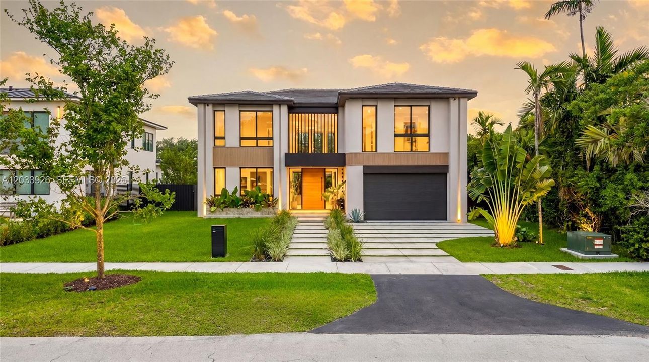 For Sale: $4,250,000 (5 beds, 6 baths, 3904 Square Feet)